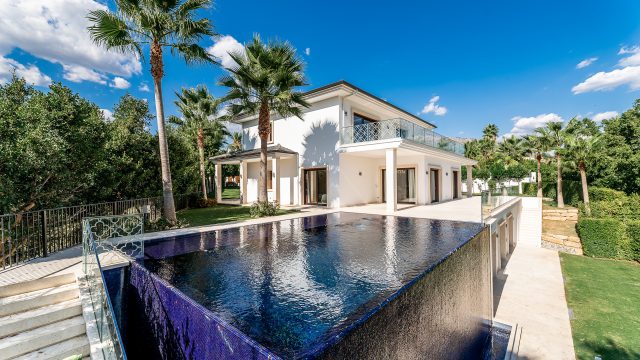 RESALE Villa Maria in Nuevo Andalucia, Marbella